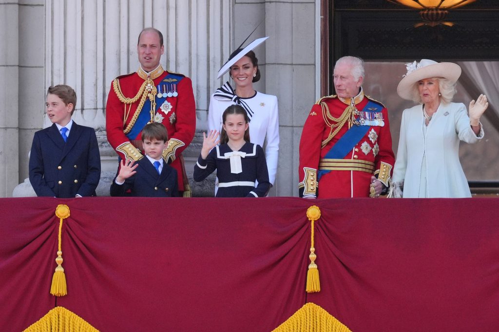 See Catherine Princess of Wales with royal family on balcony in first public appearance